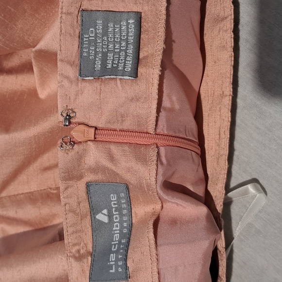 Liz Claiborne Vintage‎ Suit. Skirt/Jacket. Size 10 Petite - Picture 14 of 16